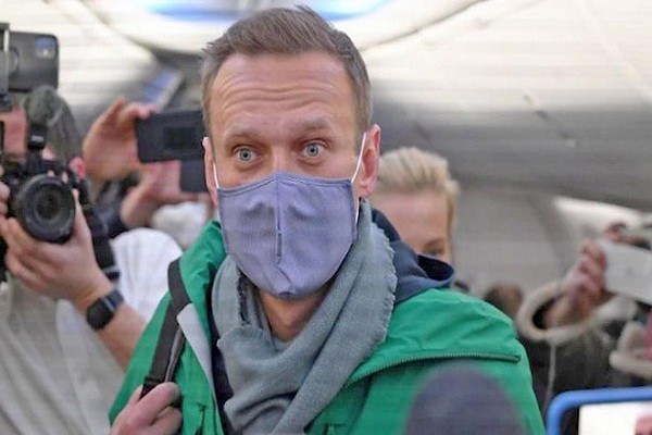 Ong Navalny bi bat giu tai san bay o Moscow