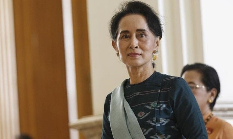 Co van nha nuoc Myanmar Aung San Suu Kyi bi khoi to