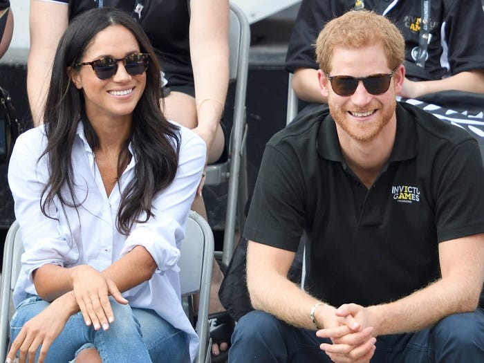 Bat mi tinh ban cua Cong nuong Anh Markle va tay vot Serena Williams-Hinh-7