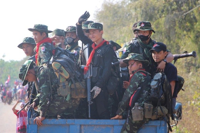 Nguoi bieu tinh Myanmar tu vong voi vet dan tren dau-Hinh-2