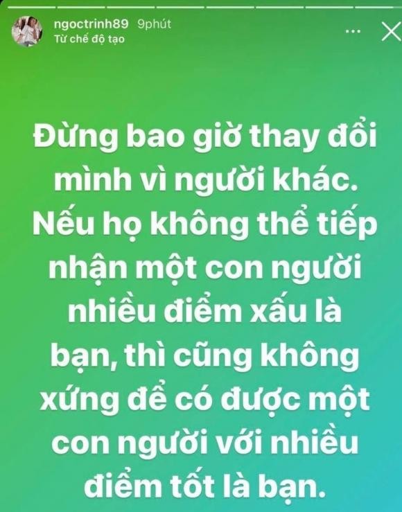 Ngoc Trinh dap tra sau loat chi trich tao dang phan cam tren xe bus