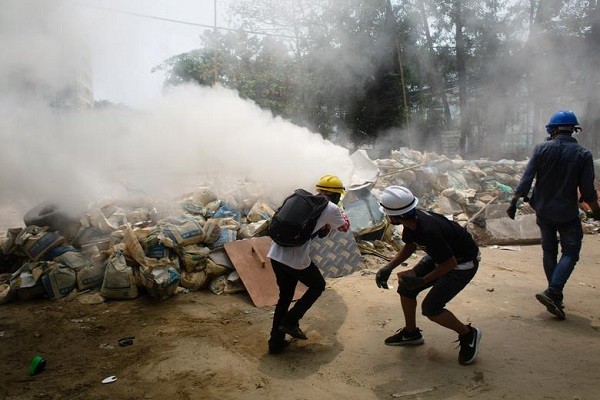 Bieu tinh o Myanmar: Vi sao ban bo thiet quan luat tai Yangon?-Hinh-3