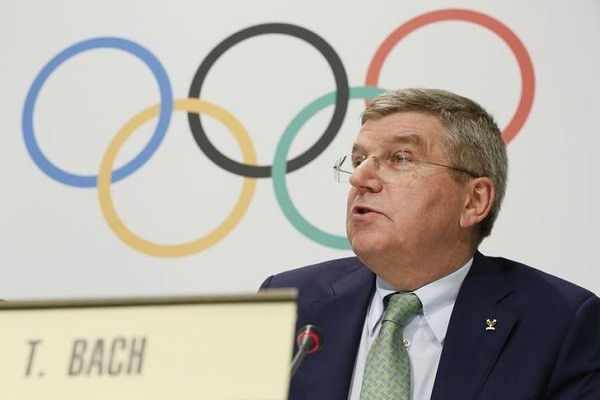 Khan gia nuoc ngoai bi cam du Olympic Tokyo: Chu tich IOC noi gi?