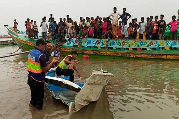 Tau cho khach vo doi o Bangladesh, 26 nguoi chet