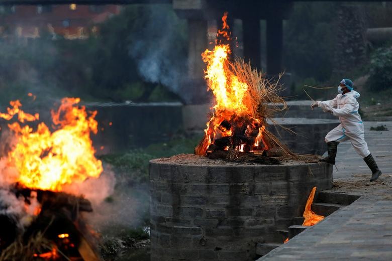 “Noi got” An Do, Nepal chim trong khung hoang COVID-19 the nao?-Hinh-8