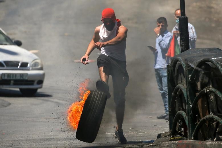 Bieu tinh du doi bung phat o Bo Tay giua xung dot Israel - Palestine-Hinh-10