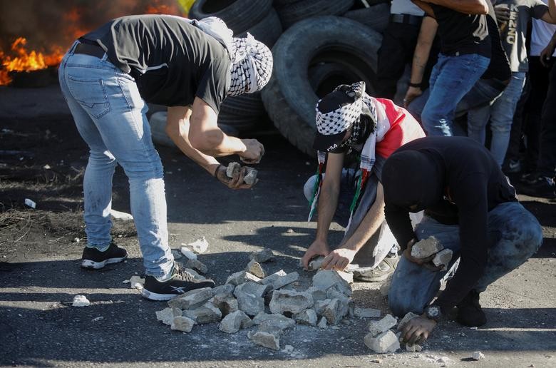 Bieu tinh du doi bung phat o Bo Tay giua xung dot Israel - Palestine-Hinh-7