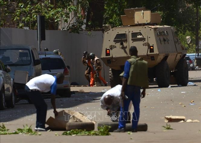 Tan cong thanh chien tai Burkina Faso, 100 dan thuong thiet mang