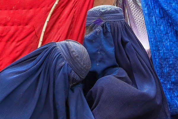 Taliban ban chet nguoi phu nu khong mac ao burqa tai Afghanistan