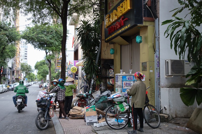 Nhieu mat bang duong Ly Tu Trong, Le Thanh Ton dong cua-Hinh-10