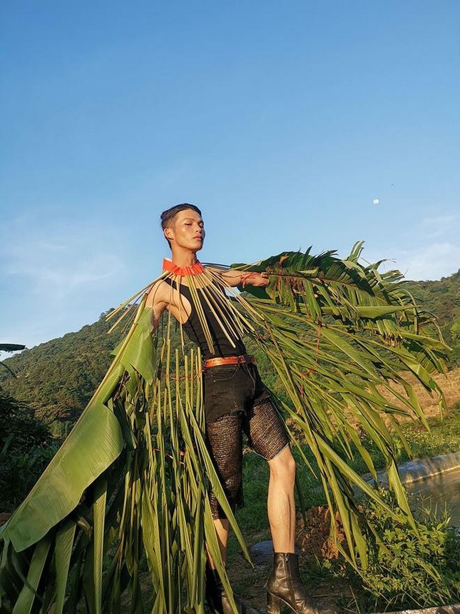 Chang nong dan thanh hien tuong mang trieu view voi thoi trang tu che-Hinh-2