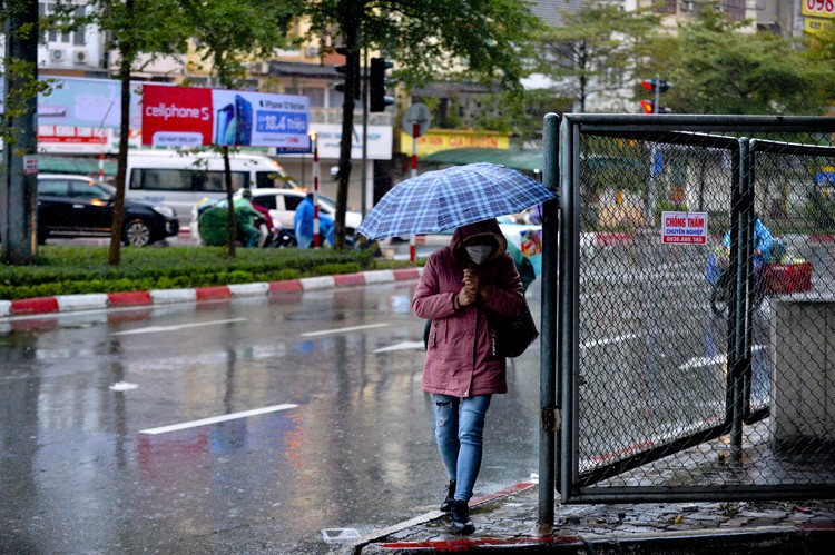 Thoi tiet ngay 19/4: Mua rao va dong o nhieu khu vuc