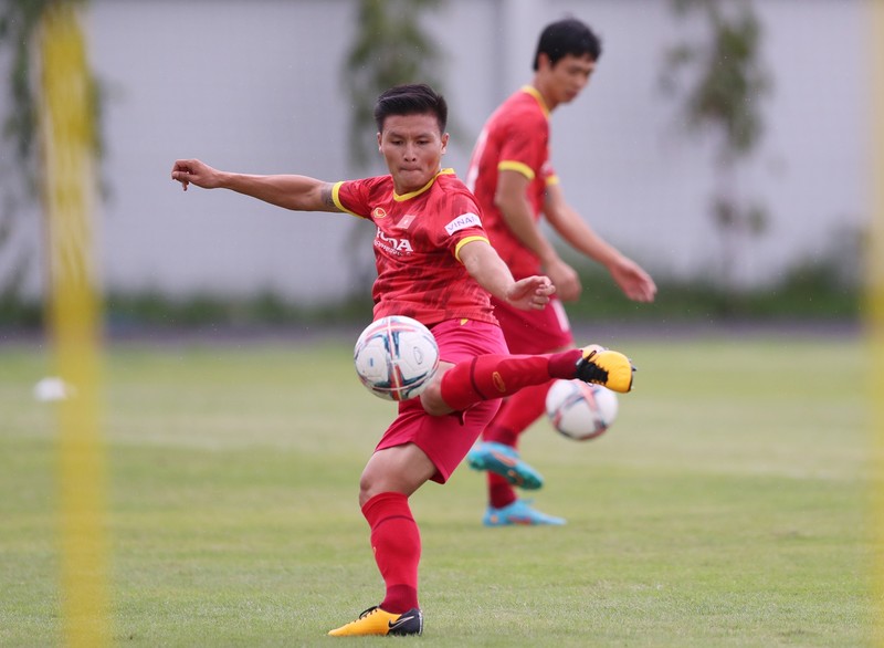 Quang Hai se lam viec voi Pau FC de duoc da AFF Cup 2022-Hinh-2