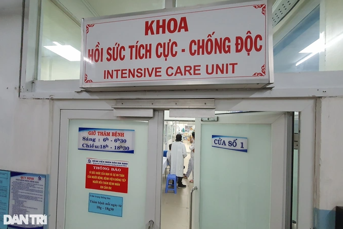 Nguoi dan ong ngo doc botulinum tu vong truoc khi kip dung thuoc 8.000 USD