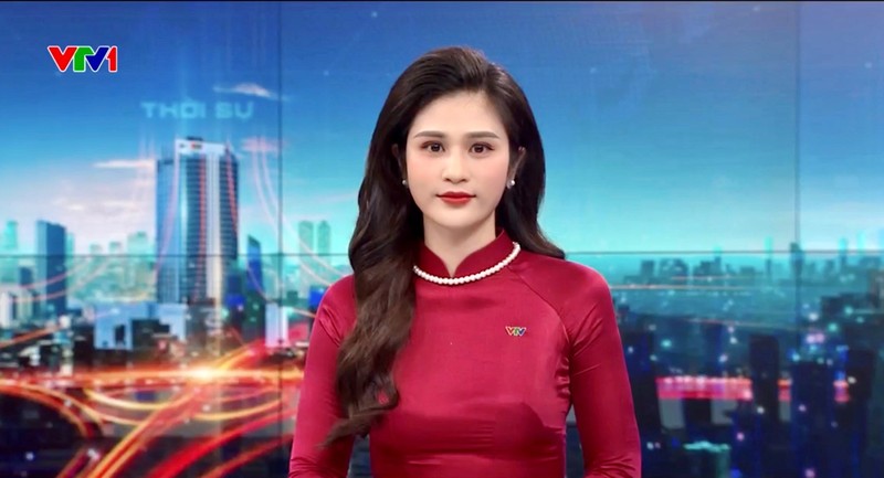 BTV Minh Trang thoi su 19h: Toi giat minh khi nhan la thu cua con gai