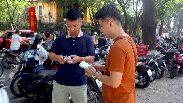 Pho Ha Noi chat kin nguoi check-in ngay dau nghi le 2/9-Hinh-10