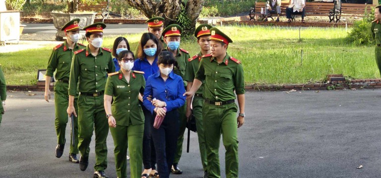 Vu cuu giam doc BV Thu Duc hau toa: Choang voi loi khai Nguyen Van Loi-Hinh-2