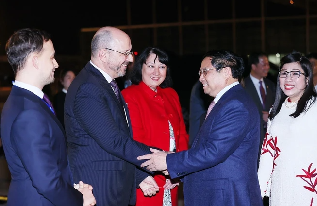 Thu tuong len duong du Hoi nghi WEF Davos, tham chinh thuc Hungary va Romania-Hinh-2