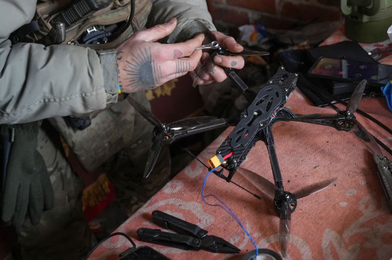 Can canh loat UAV Ukraine su dung o tien tuyen-Hinh-11