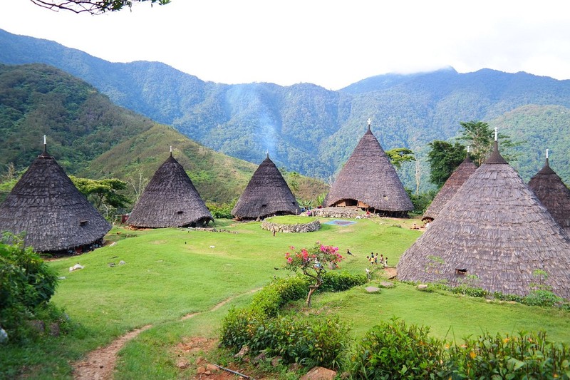 Tan muc cuoc song o ngoi lang biet lap giua nui rung Indonesia-Hinh-3