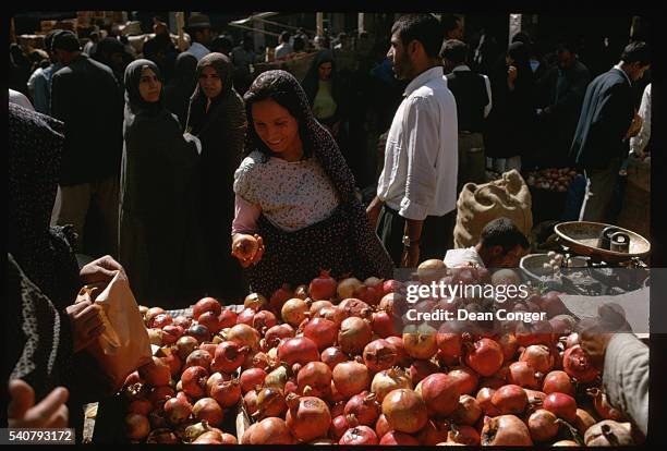 Ngo ngang cuoc song o thu do nuoc Cong hoa Hoi giao Iran-Hinh-7