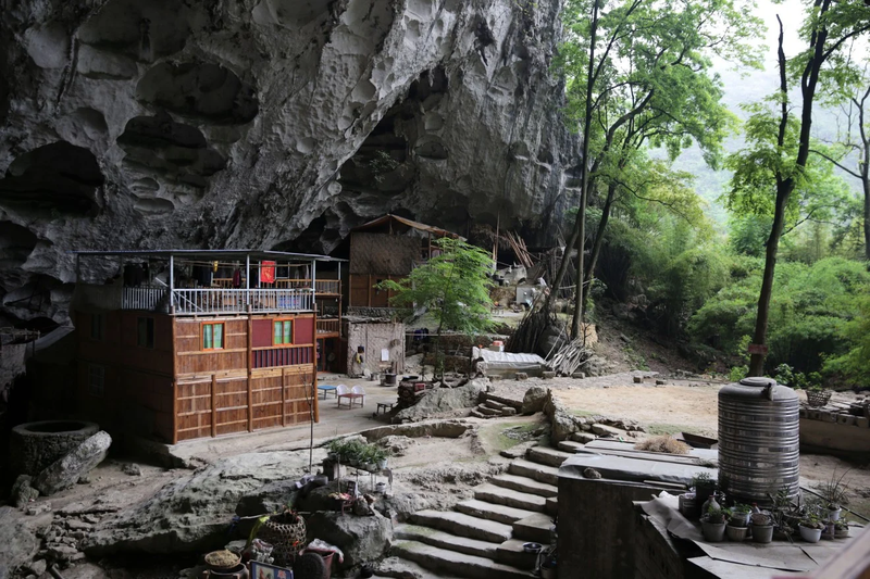 Kinh ngac cuoc song cu dan o ngoi lang dac biet trong hang dong-Hinh-5