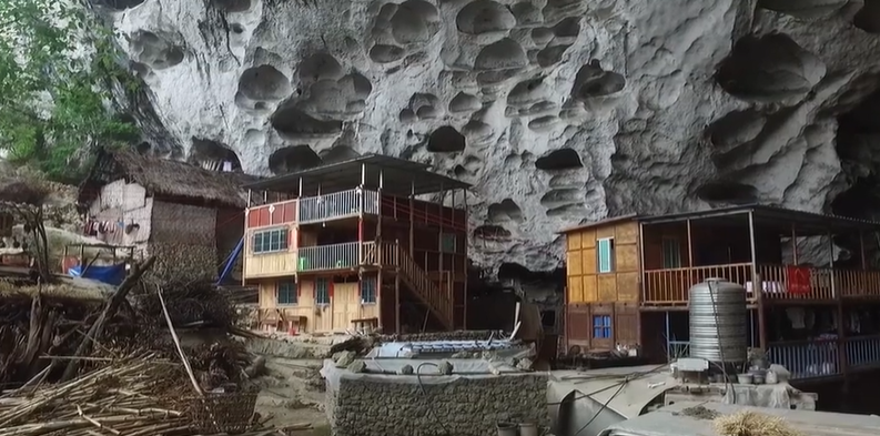 Kinh ngac cuoc song cu dan o ngoi lang dac biet trong hang dong-Hinh-9