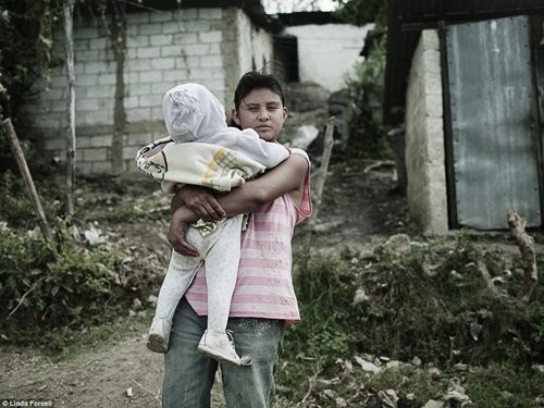 Guatemala: Am anh nhung be gai lam me khi moi len 10-Hinh-6