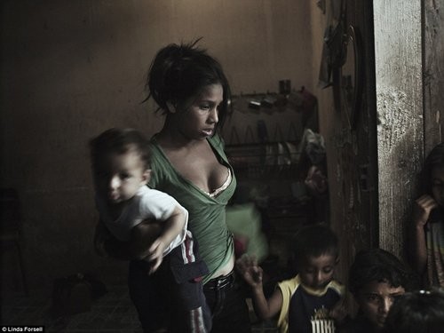Guatemala: Am anh nhung be gai lam me khi moi len 10-Hinh-9
