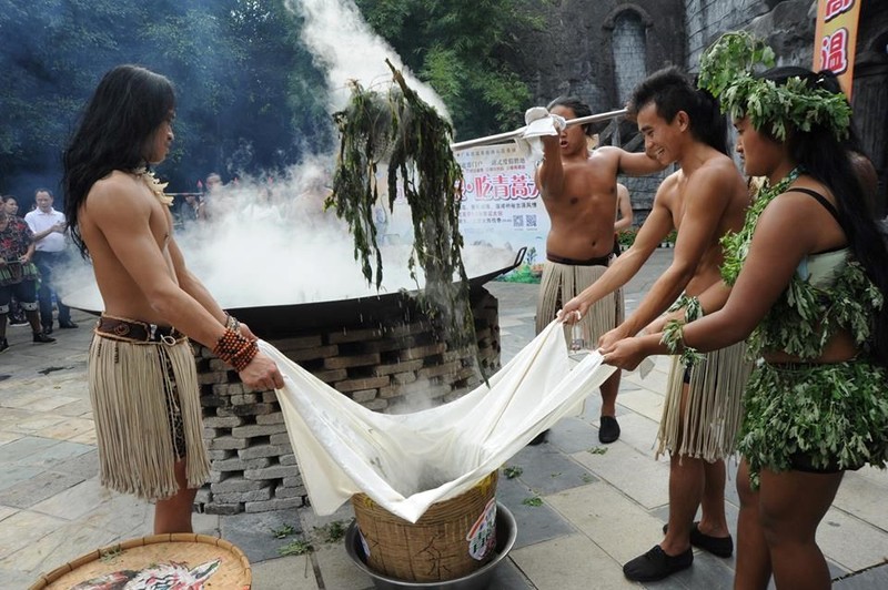 Soc ky luc mac vay la lam banh ngai cuu nang 200kg-Hinh-5