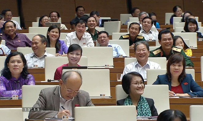 Bo truong khat cau tra loi chat van cho nguoi ke nhiem