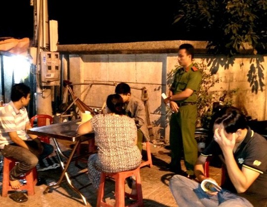 Tay Ninh: Phu nu tam than cam dao chem vao dau nguoi