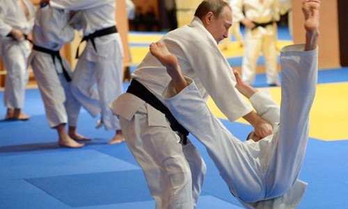 Tong thong Putin bieu dien Judo, quat nga VDV tuyen quoc gia Nga