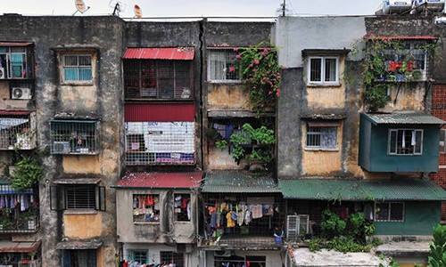 Hot hoang tien do cai tao chung cu cu Ha Noi