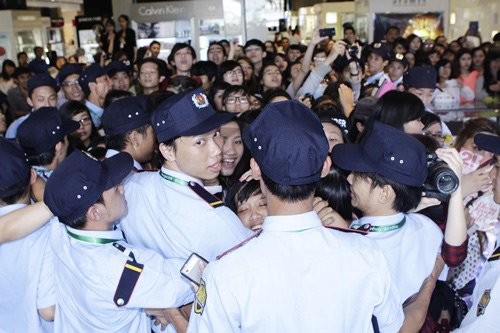 Bao ve sao Han gay soc con hon chinh khach cap cao-Hinh-10