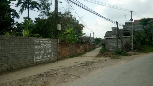 Anh quang cao mat van hoa cua hang taxi o lang que