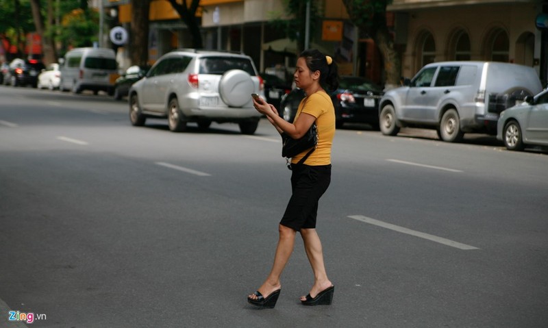 Anh song dong thoi dai no le cua dien thoai cong nghe-Hinh-11