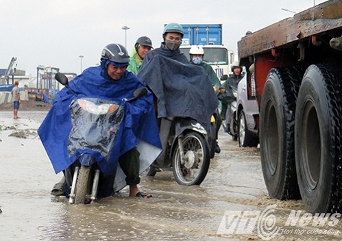 Hai Phong Con duong tu than rinh nuot chung nguoi sau mua lon