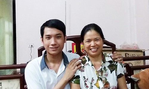 Nam sinh mung it lo nhieu khi dau thu khoa