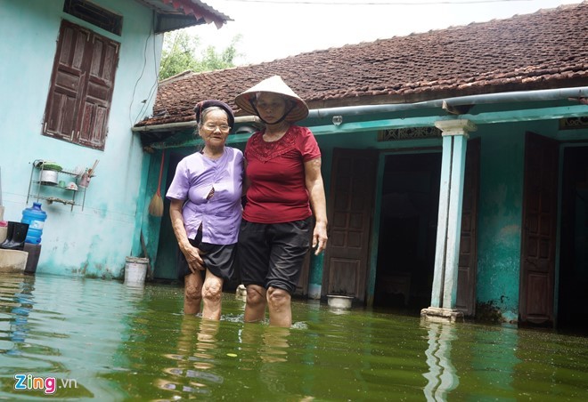 Thanh Hoa Hang chuc can nha ngap sau sau mua-Hinh-8