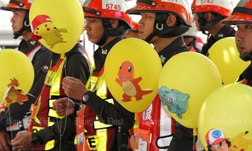 Canh sat se bat nguoi choi Pokemon Go tren pho Bangkok