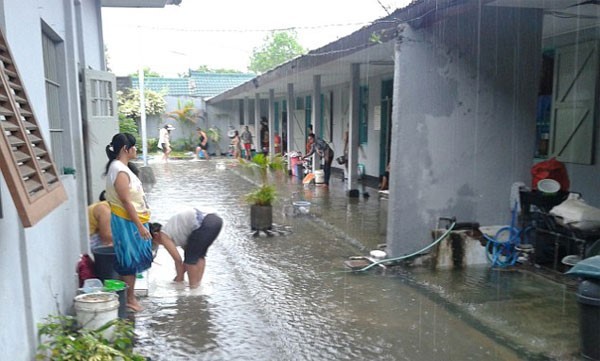 Am anh cuoc song trong nha tu nguy hiem tren dao Bali-Hinh-8