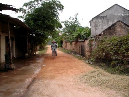 Cuoi ru ruoi khi ve tham lang cua nghe si Han Van Tinh