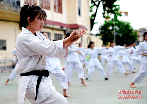 Nu sinh xinh dep “nhat dang huyen dai” o xu Nghe-Hinh-6