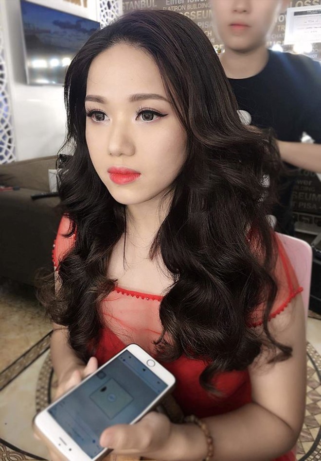 Anh moi cuc xinh cua Thuy Chi lam ro nghi van PTTM