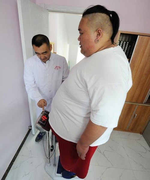 Hot boy tro thanh beo phi tang len 255kg vi that tinh-Hinh-4