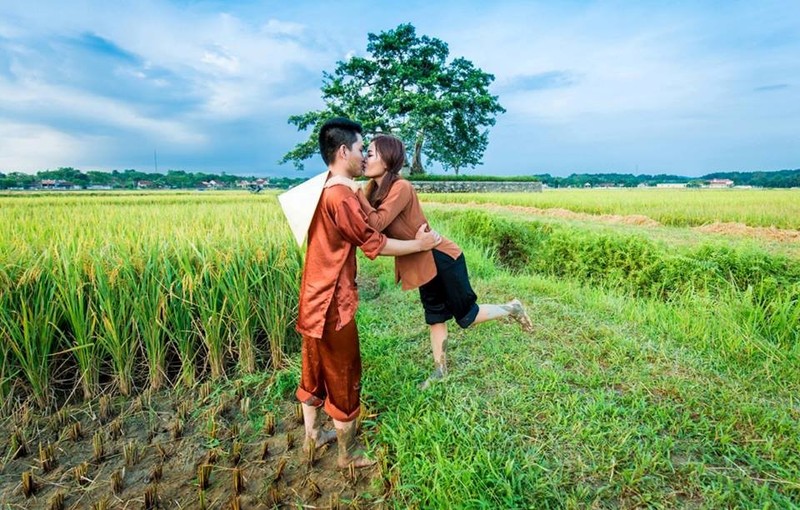 Anh cuoi tuyet dep giua dong lua chin cua cap doi xu Nghe-Hinh-6