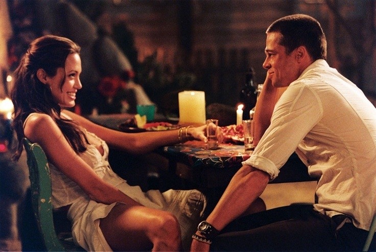 Brad Pitt se cong bo so thich yeu la lung cua Angelina Jolie