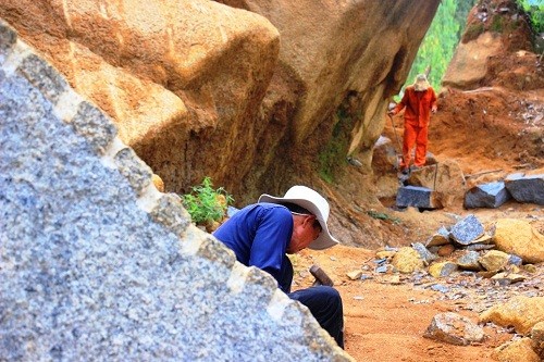 Anh: Vat lon voi nghe 