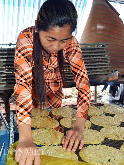 Tan mat quy trinh san xuat chuoi kho Ca Mau noi tieng-Hinh-5